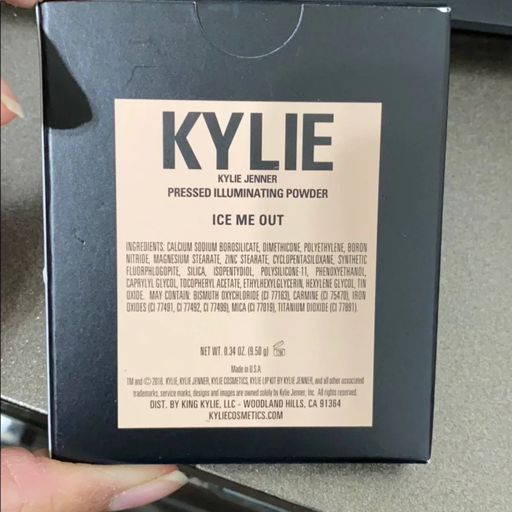 Kylie Cosmetics Pressed Illuminating Powder